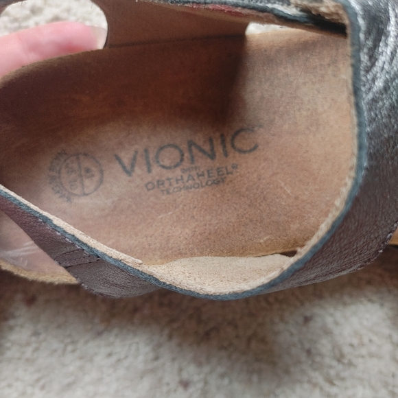 Vionic Valencia silver sandals orthaheel tech - Picture 2 of 3